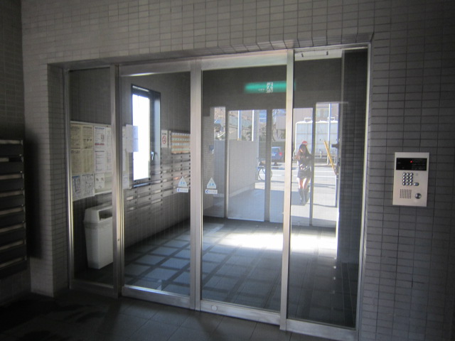 22/30 エントランス