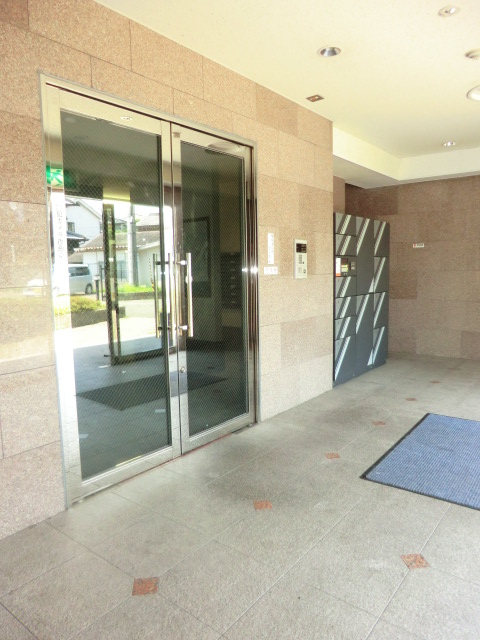 14/15 エントランス