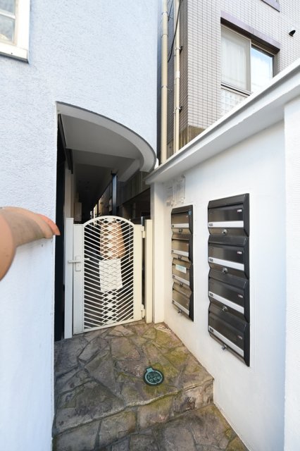 27/30 エントランス