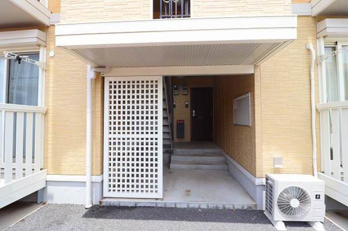 16/22 エントランス