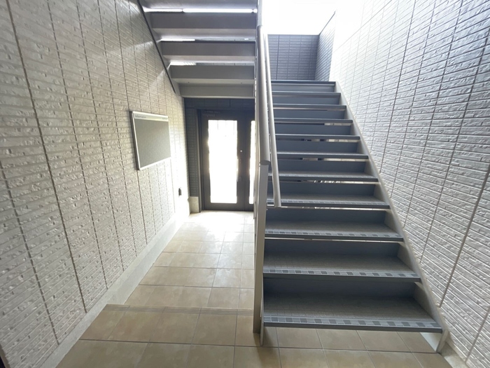 18/22 エントランス