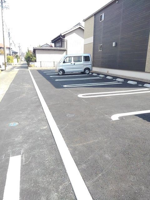 2/7 駐車場