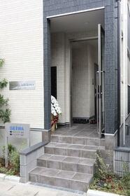 16/16 エントランス