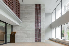 16/16 エントランス