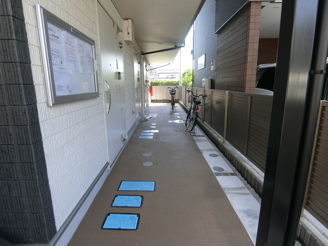 20/27 エントランス