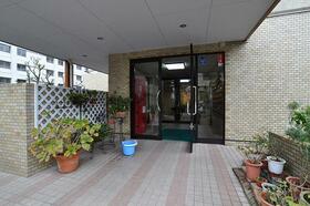 15/16 エントランス