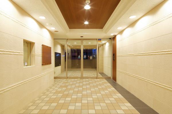 16/26 エントランス