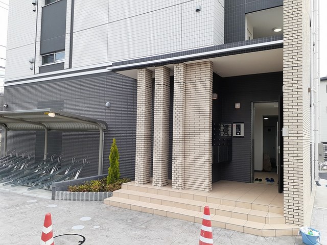 13/20 エントランス