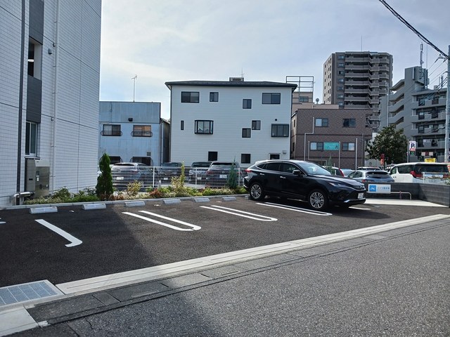 14/20 駐車場