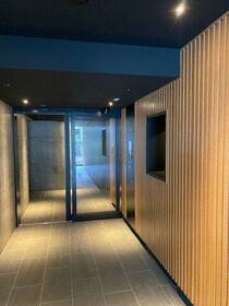 16/16 エントランス