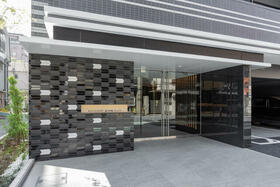 21/28 エントランス