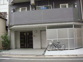 16/16 エントランス