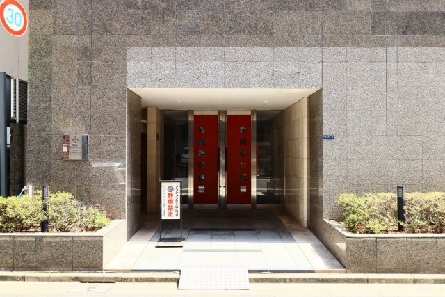 23/24 エントランス