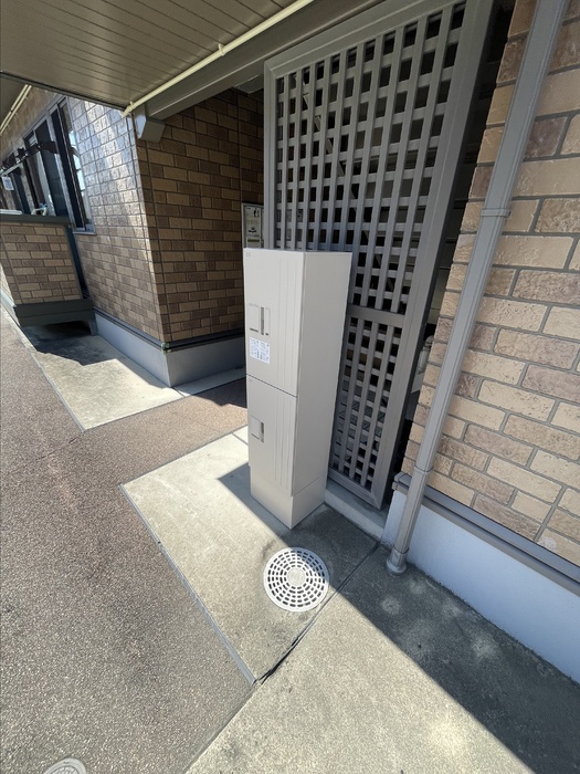 16/16 エントランス