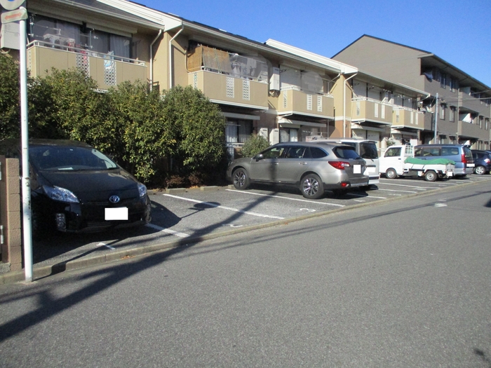 16/16 駐車場