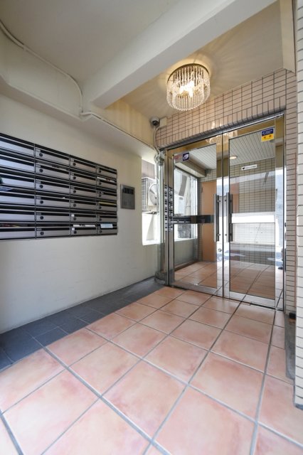 25/26 エントランス