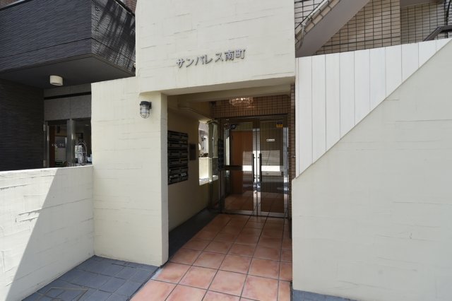 24/26 エントランス