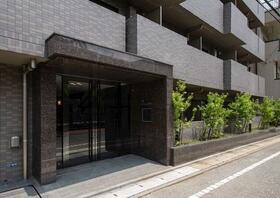 2/2 エントランス