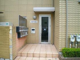 16/16 エントランス