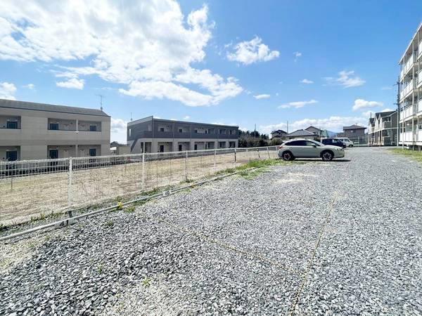 15/22 駐車場