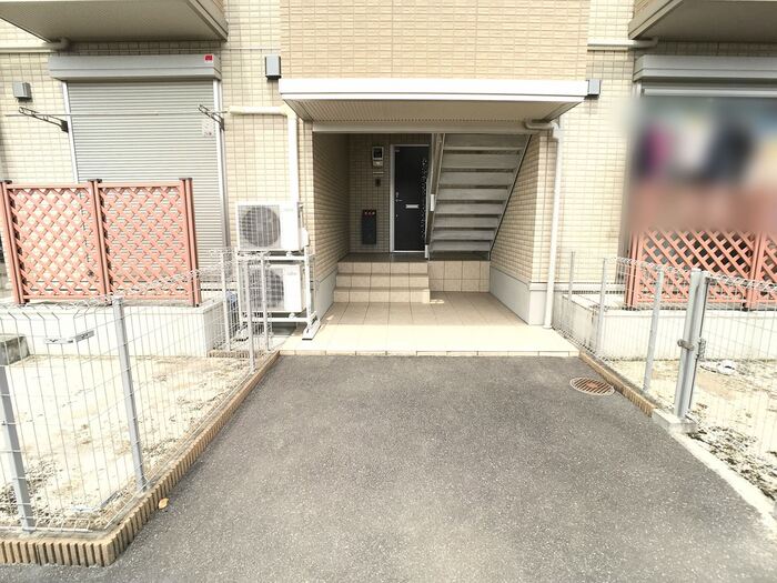 19/25 エントランス