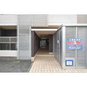 16/16 エントランス