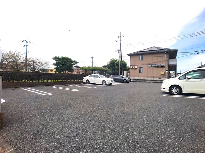 13/18 駐車場