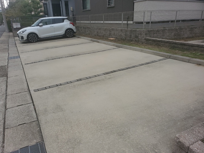 20/20 駐車場