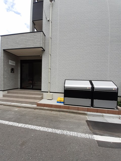 14/20 エントランス