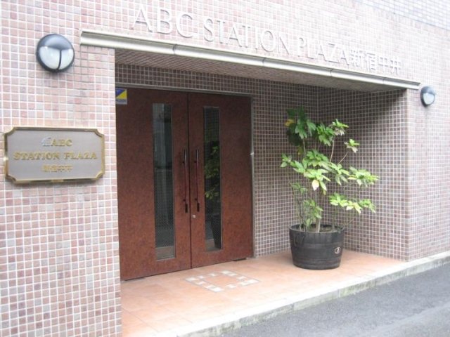 13/14 エントランス