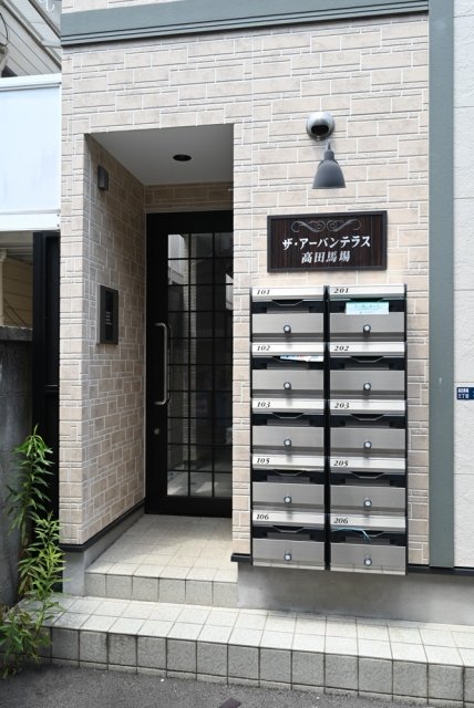 16/27 エントランス