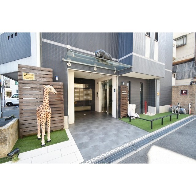 26/30 エントランス