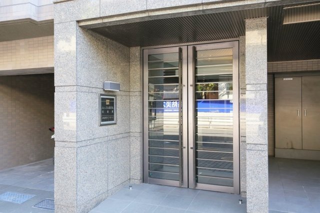 21/26 エントランス