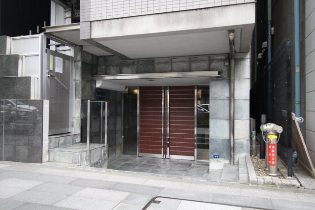 20/22 エントランス