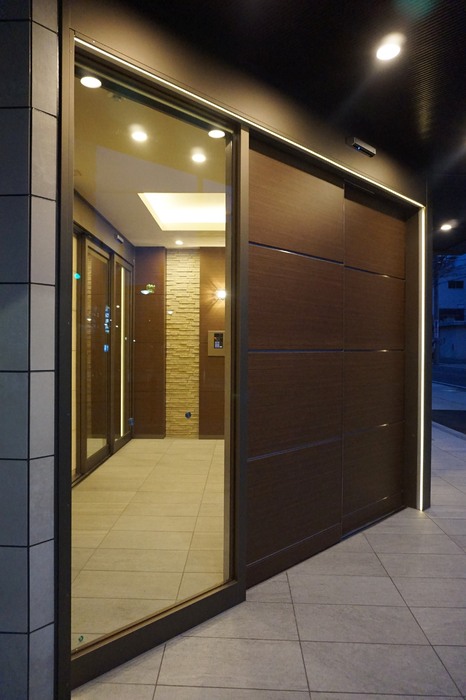 19/25 エントランス