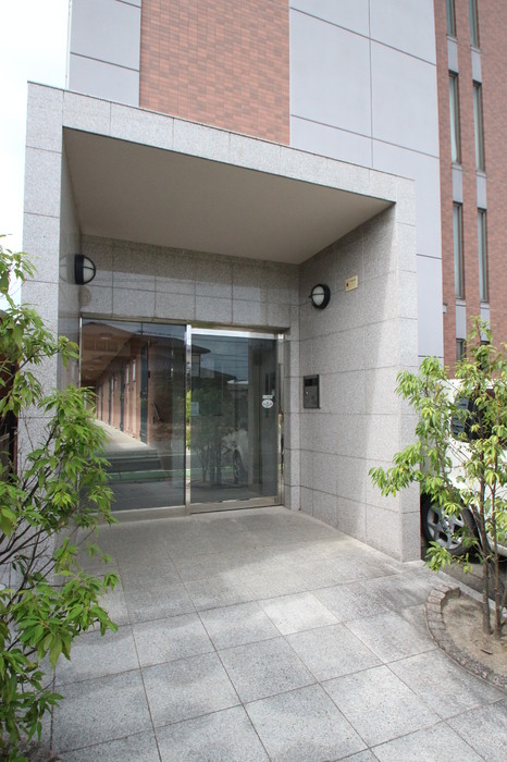 2/4 エントランス