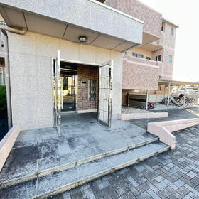 15/26 エントランス