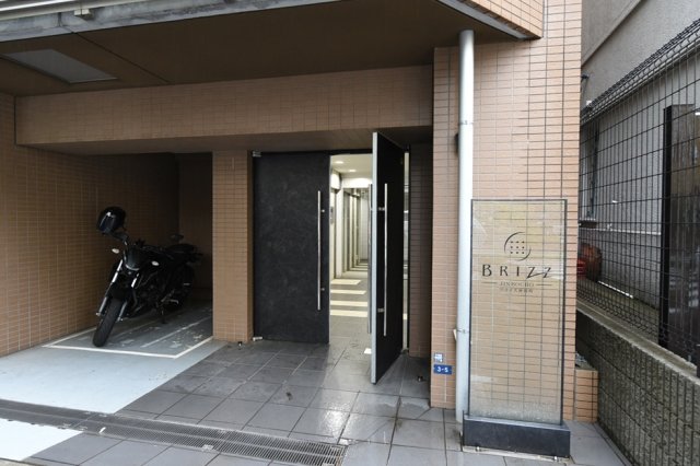 22/29 エントランス