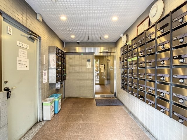 16/20 エントランス