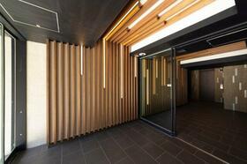 2/2 エントランス