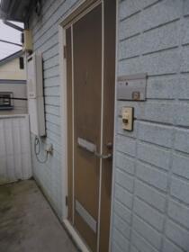 16/16 エントランス