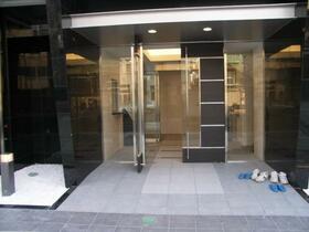 5/5 エントランス