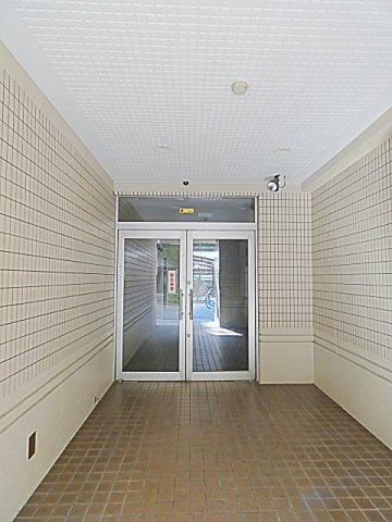 19/30 エントランス