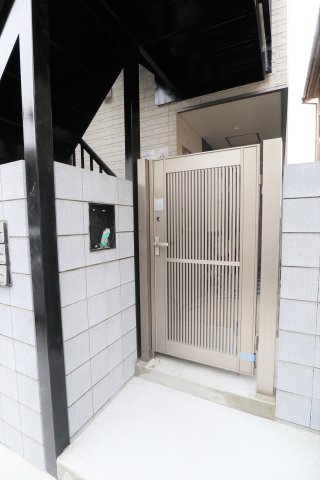 17/25 エントランス