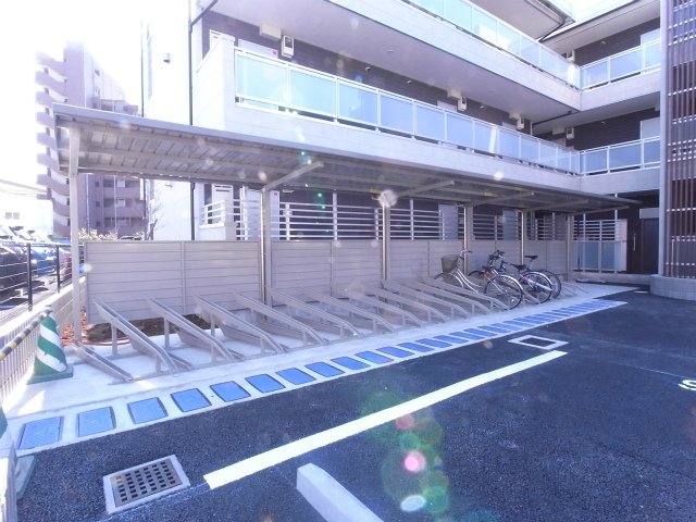 16/21 エントランス