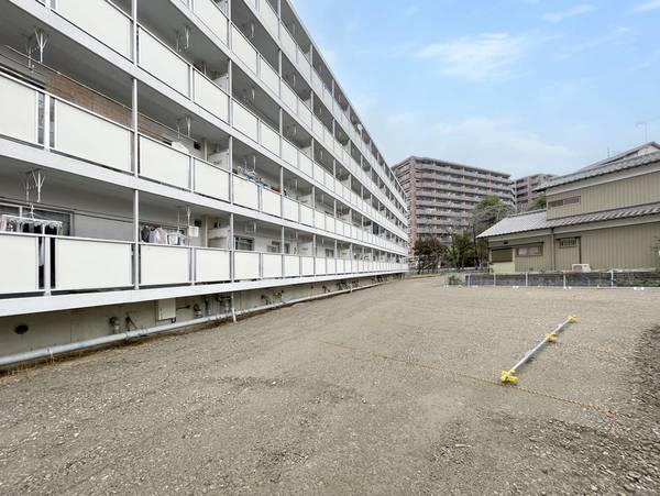 16/25 駐車場