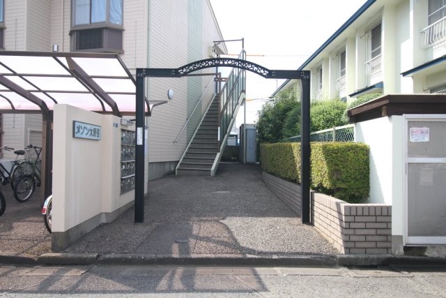 27/30 エントランス