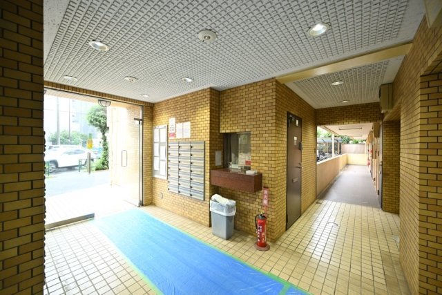 17/27 エントランス