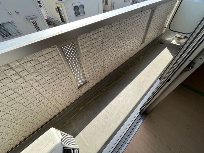 13/23 バルコニー