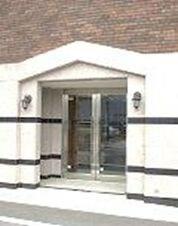 16/19 エントランス